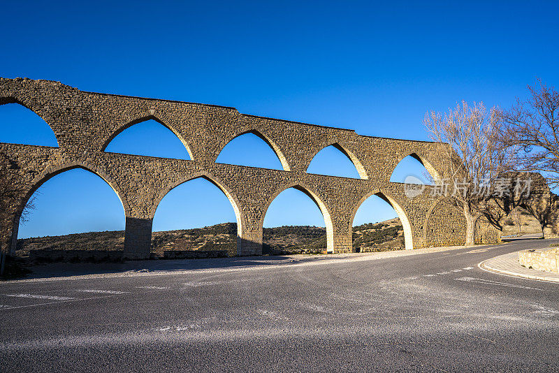 Santa Aqueduct Lucía arc in Morella at Maestrazgo Castellon西班牙